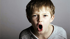 Дети, которые имеют агрессивное и импульсивное поведение
